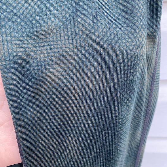 Athleta Green Patterned Leggings Petite Large - Picture 6 of 6